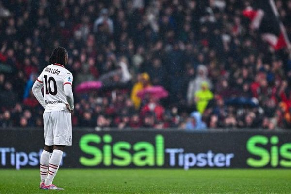 Tiền đạo AC Milan Rafael Leo