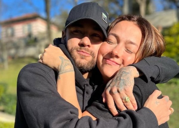 Neymar đã có bốn đứa con dướ